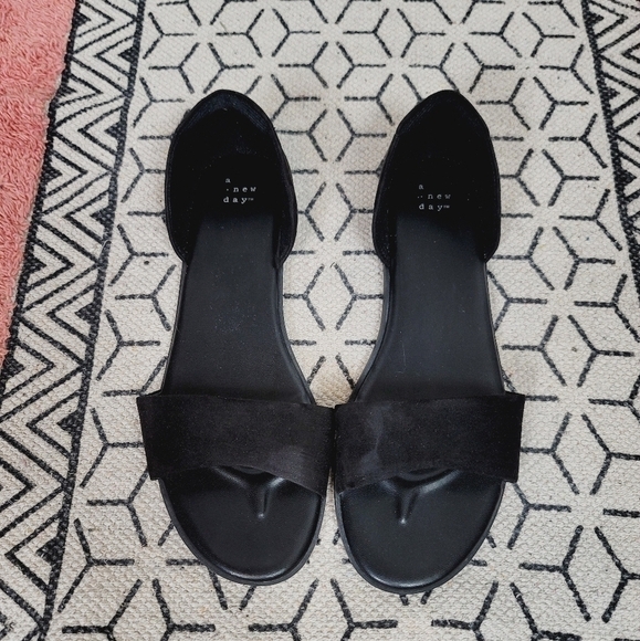 A NEW DAY KEIRA BLACK WIDE TOE BAND SLIDE SANDALS, SZ 9 - Picture 1 of 13